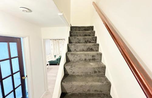 Spacious Luton Airport Accommodation - Perfect for Contractors, Families, Tourists & Long Stays - Foto 32