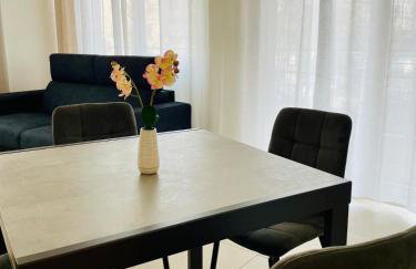 Central Modern Apartment near Lake Como with Elevator and Air Conditioning - Photo 15