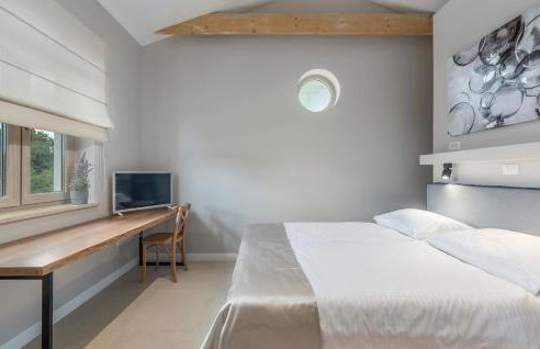 Villa Macan with Private Pool, Sauna & Garden - Photo 18