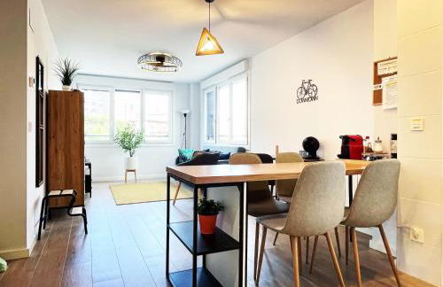 Gran Bilbao XI with parking by Aston Rentals - Foto 2