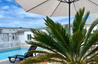 Live, Laugh, Love Beach Guest Home with AC - Foto 22