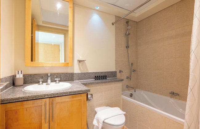 Lux BnB I Turia Tower I Lake & Garden View - Foto 28