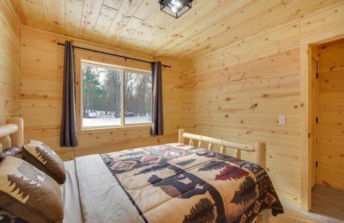 Fish, Swim, Play Voyagers Family Cabin with Yard - Foto 15