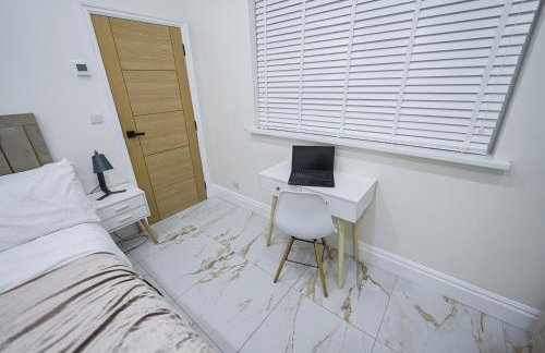 Cozy Charming Bungalow BRAND NEW - Photo 4