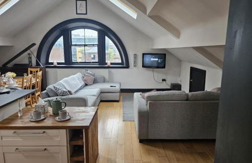 2 Bedroom City Centre Penthouse Loft Apartment - Foto 6