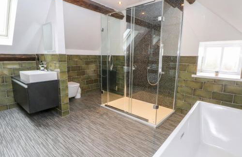 HollyDale - Photo 37