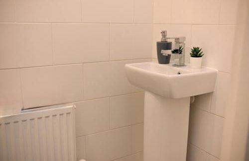 Modern house in City Centre with private parking and gated property - Foto 34