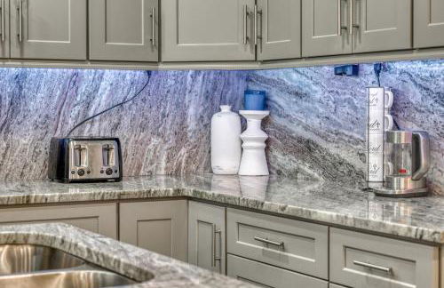 10 sleeps 3bd 2bth house Hot tub free parking - Foto 10