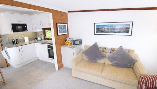 Neaum Crag Lodge ideal for a couple or family with young children in a woodland setting at Skelwith Bridge - Foto 3