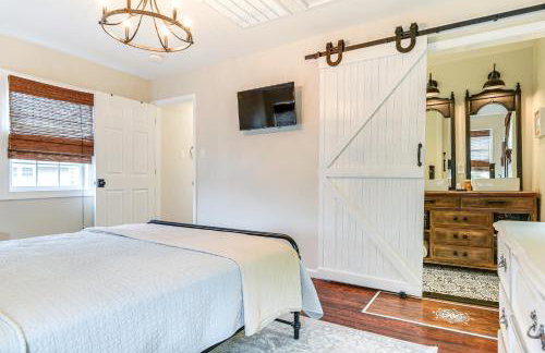 Walk to Town and River Charming Home in North East! - Foto 19