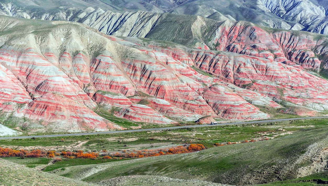 Las Candy Cane Mountains crean un paisaje casi irreal