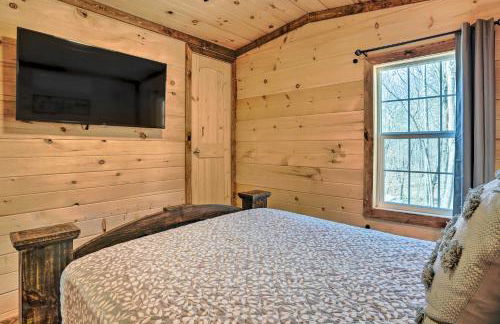 10 Mi to Drive-In Lakefront Trenton Cabin! - Foto 17