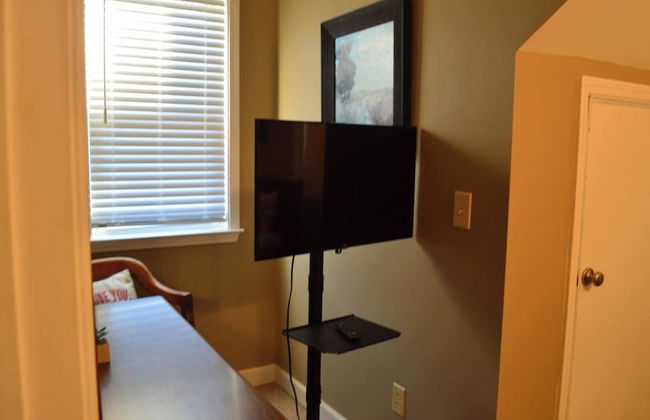 5 BR House Lake Retreat w/ Hot Tub, Sleeps 12 - Foto 32