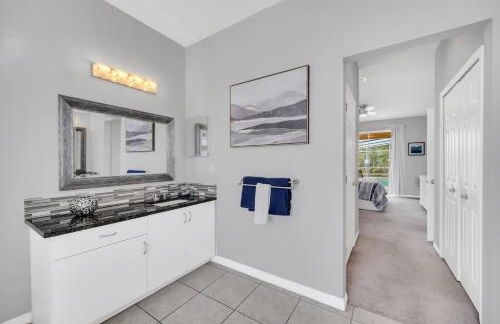 New 5 bedroom Disney Sanctuary - Photo 32