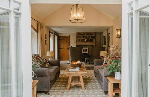 The Carriage House by Birch Stays - Photo 8