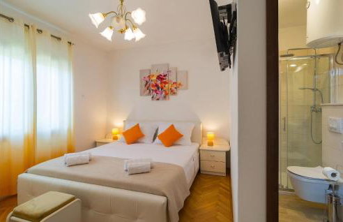 Three-Bedroom Apartment In Srinjine - Photo 18