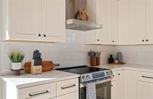 Brand-New Beach Retreat Hot Tub Sleeps 13 - Foto 13