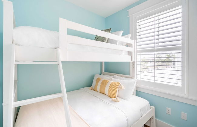 Pearl by Avantstay Idyllic Seaside Getaway w/ 2 Large Decks & Lush Garden - Foto 18