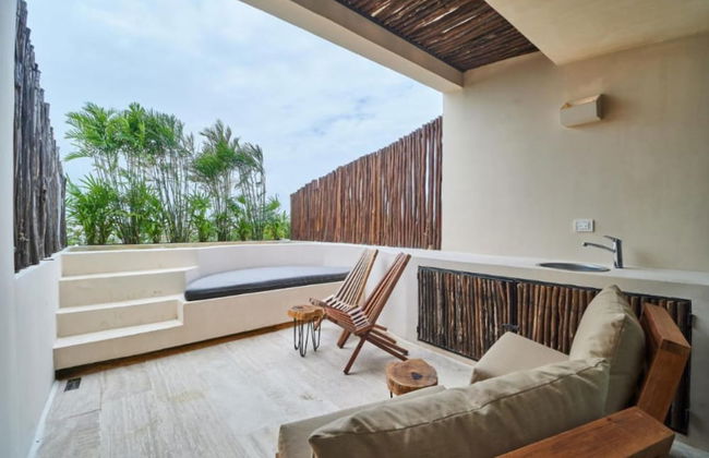 Luxury Penthouse in Aldea Zama, private pool and rooftop, 24 7 security in a gated community - Photo 1