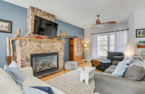6 Mi to Mt Snow Nature-View Home with Fire Pit! - Foto 4