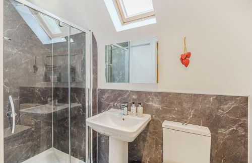 Lord Galloway 35 with Hot Tub - Photo 53