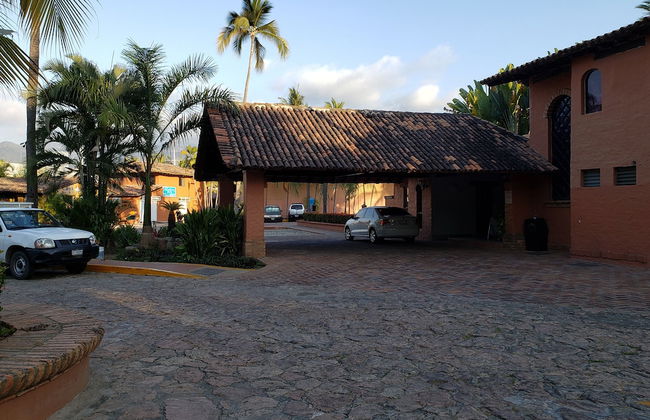 Villa Facing the Beach in a Large Terrace 7 Pools, Tennis Courts, 247 Security - Foto 11