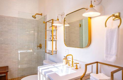 Natchez Charm - Studio, 1 Bath, Full Kitchen, King Bed, 2 Blocks from Mississippi River - Foto 6