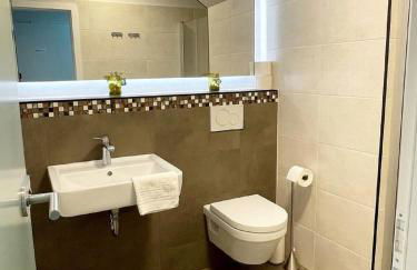 Ferienwohnung Herrenkoog im Reetdachhaus Bongsiel - Photo 17