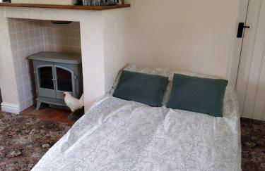 The Byre at Mill Farm Farlow - Photo 20