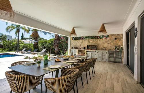 Dazzling Almancil Villa Villa Magorian 4 Bedrooms Spacious Furnished - Photo 2