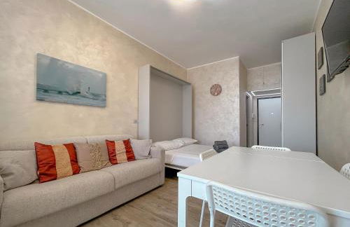 Perfect Spot with WiFi & AC by Host Hero - Foto 12