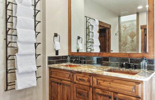 Reno Basecamp 2 King Suites, Walk to Food and Fun - Foto 2