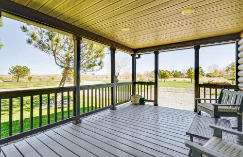 Serene Yellowstone Country Retreat with Deck and Views - Foto 16