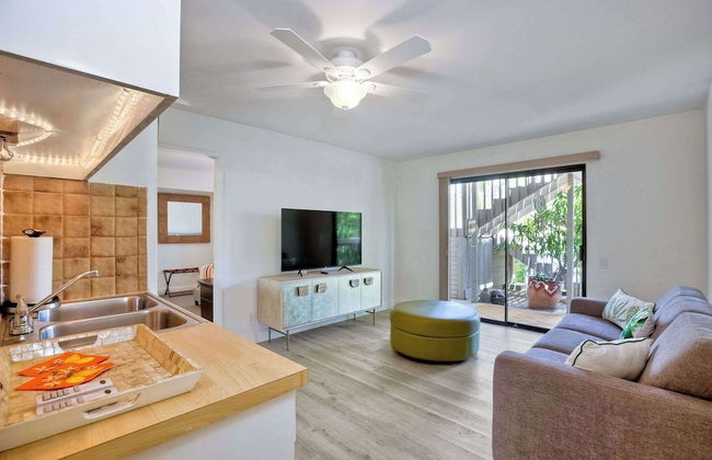 Serene Coastal Home Sleeps 8 1 Mile From Beach! - Foto 13