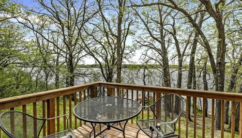 Cute Lakeside Cabins for Glamping Stays in Fergus Falls, Minnesota - Foto 5