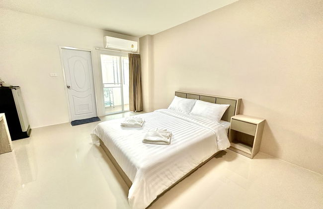 Smith's Place - Photo 1