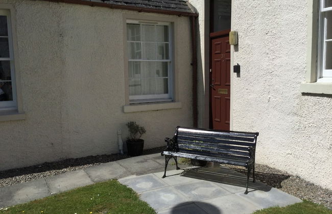 Inverness Apartments - Courtyard - Photo 13