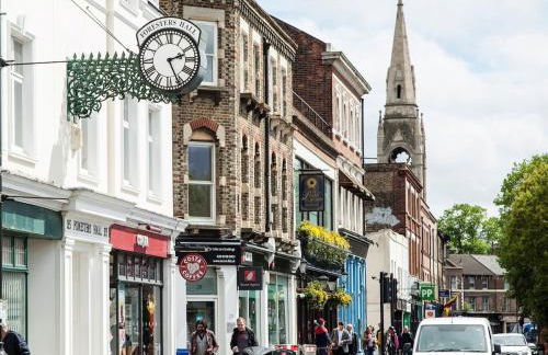 New! Bright 2BR Flat with Patio - Foto 24