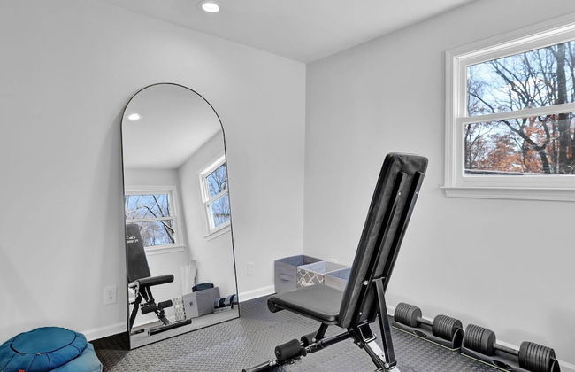 Chamblee Retreat 3BR Home w Spacious Porch - Foto 4