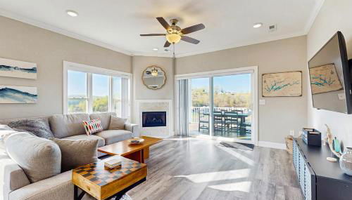 Lake View Cabin Sleeps 10 Pool Golf Marina Access - Foto 3