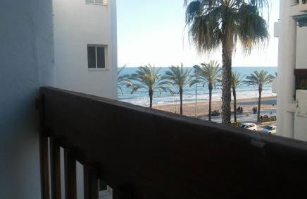 Passeig Maritim Apartment - Photo 26