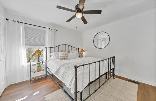 Chic & Modern 2BD Near CAE - Foto 17