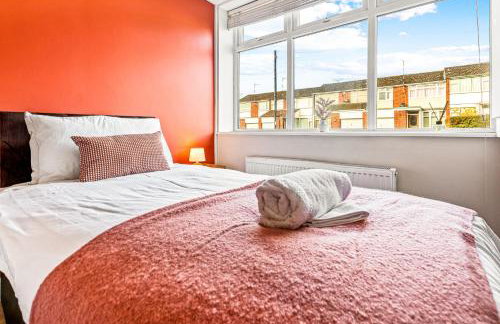 Spacious 4 Bed House in Exhall, Sleeps 7 - Foto 16