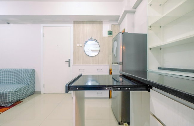 Furnished Green Pramuka 1BR Apartment with Modern Style and City View - Foto 5