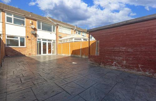 Spacious 4 Bed House in Exhall, Sleeps 7 - Foto 30