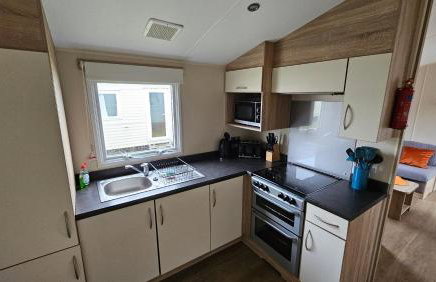 Great Yarmouth 10 Berth KP Holiday Home - NOW with Linen - Photo 17