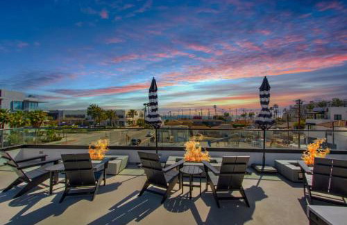 Beachfront Bliss in HB Luxury Ocean View Rental - Foto 17