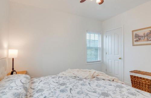 Cozy Mtn-View Retreat with Yard Near Hiking and Golf! - Foto 20