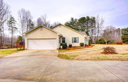 Browns Summit Vacation Rental with Fire Pit! - Photo 31