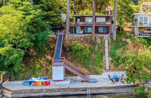 Waterfront Vashon Island Home, Beach Access and View - Foto 1